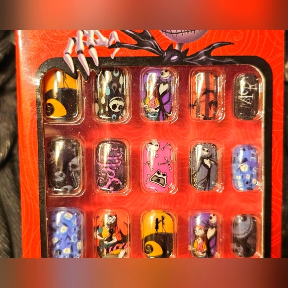 NEW IN BOX Press on Glue on Nightmare before Christmas Jack Skellington Nails - Picture 6 of 6